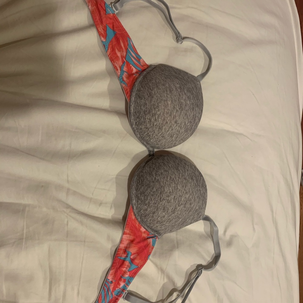 Women’s PINK Victoria’s Secret EXTRA push-up bra